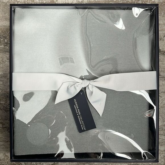 Hudson Park Cashmere/Lambswool Grey Throw, NWT - Picture 4 of 7